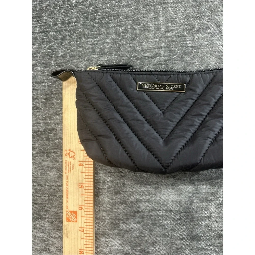 Victoria's Secret Black Quilted Cosmetic Makeup Bag‎ Pouch Chevron Zip Travel